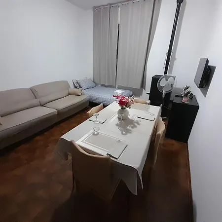 Apartamento House - Steps From & Free Park *