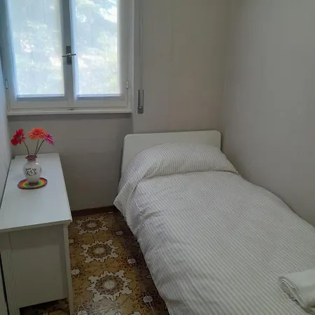 House - Steps From & Free Park Apartamento *